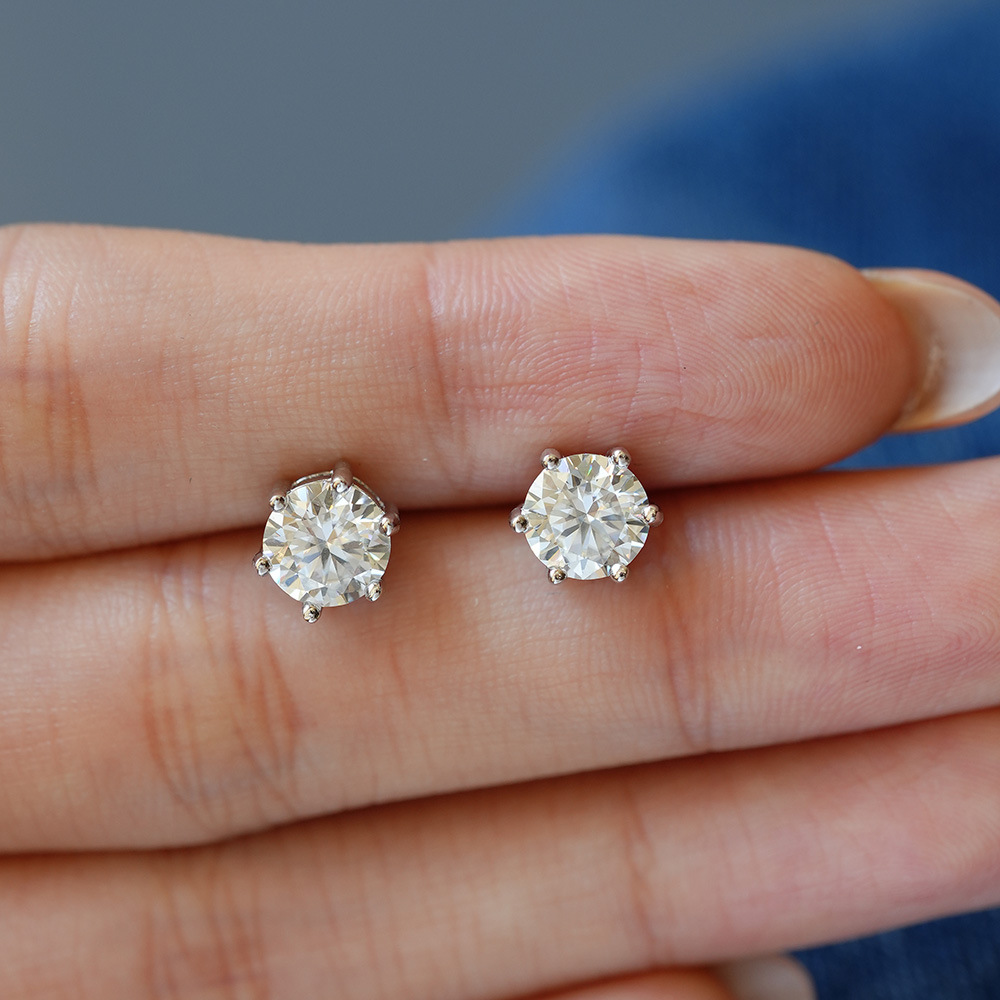 Men'S Minimalist Accessories - 925 Silver Round Moissanite Stud Earrings